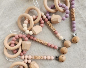 Cadeau personnalisé pour baby shower | Attache-tétine personnalisé pour nouveau-né | Porte-tétine bébé fille pastel | Attache-tétine en bois pour bébé