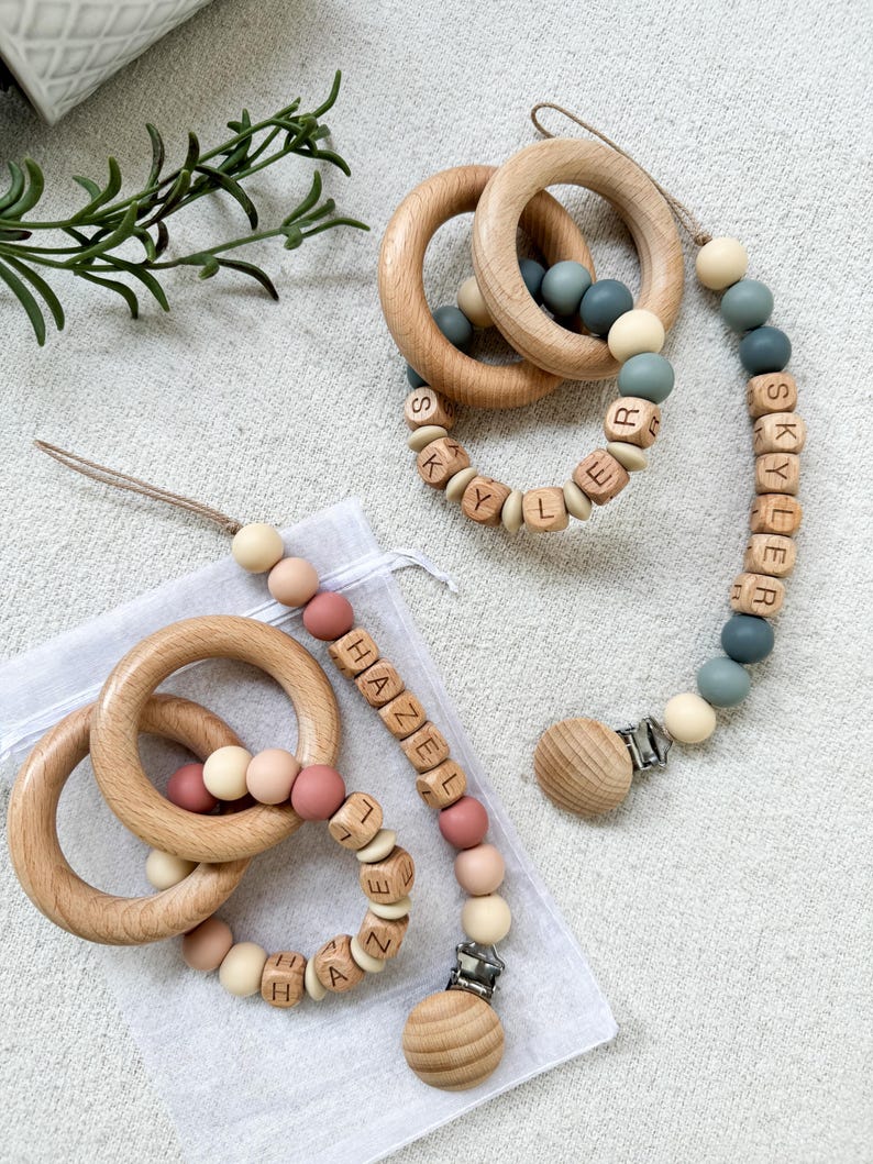 custom-baby-shower-gift-customized-pacifier-clip-and-rattle-set