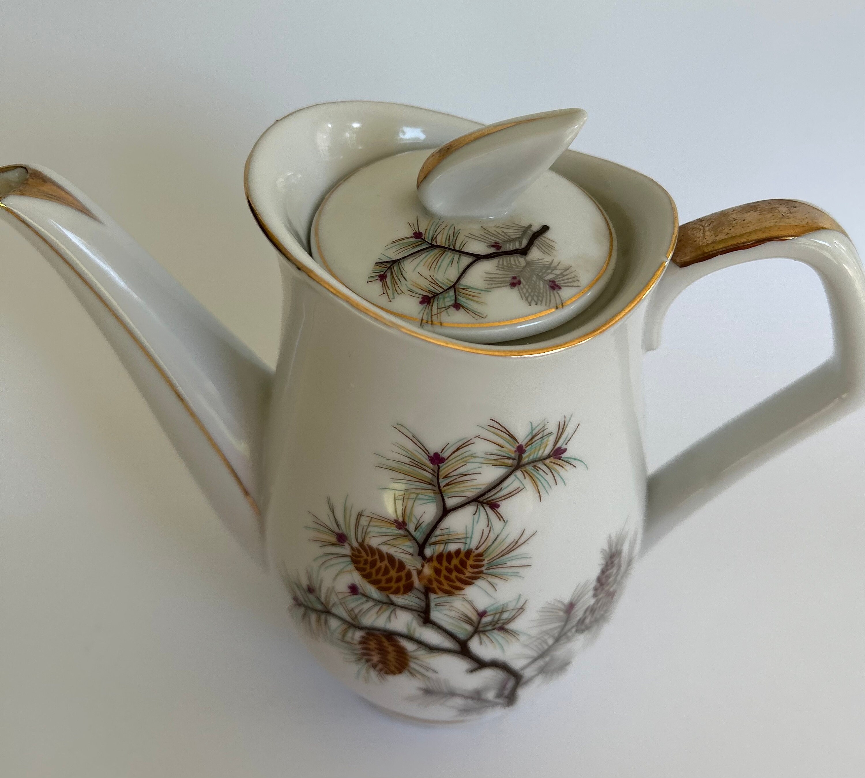 Beautiful Vintage Ucagco Japanese Teapot With Branches and Pine Cones