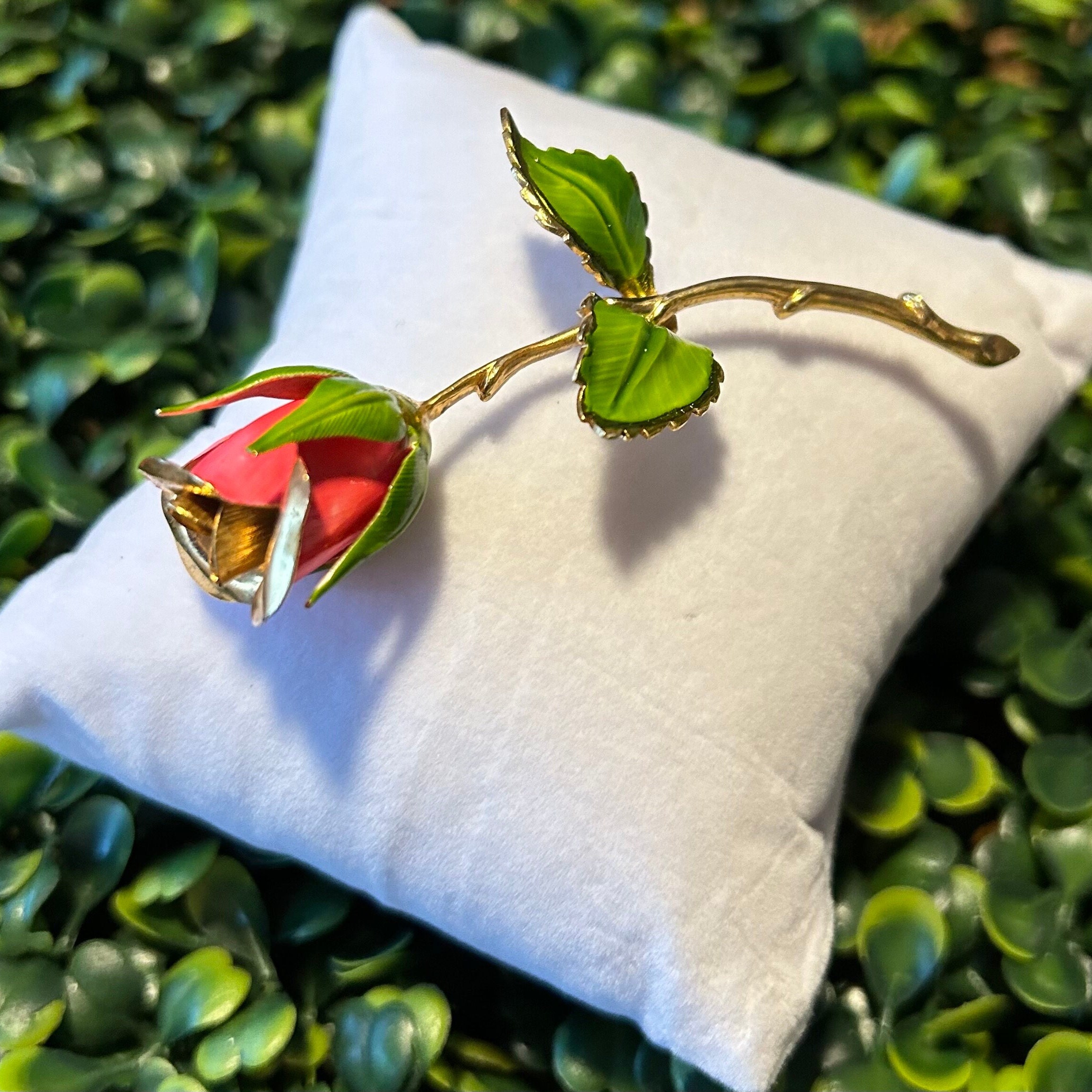 Vintage　1960s’　green rose　brooch Vintage Green Rose Brooch Pin With Long Stem | eBay