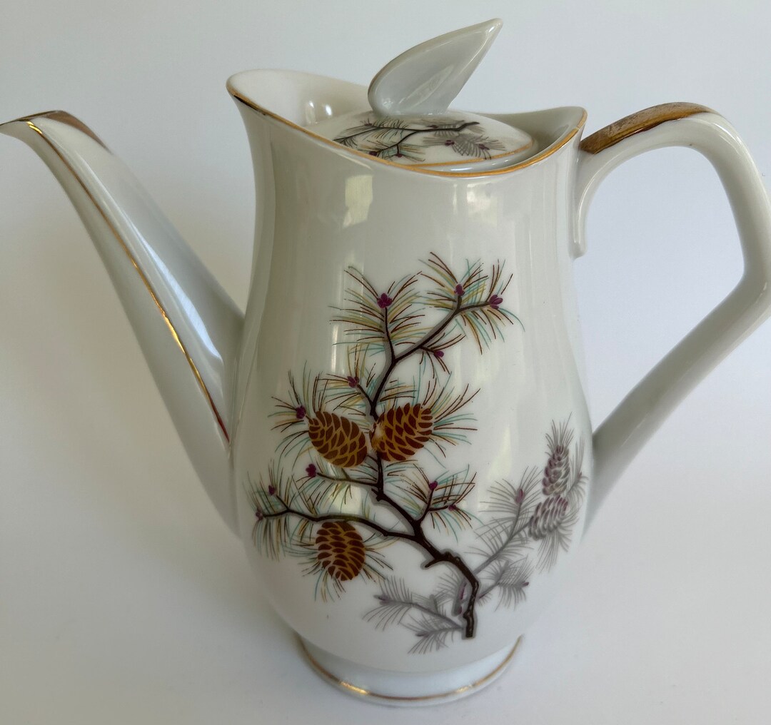 Beautiful Vintage Ucagco Japanese Teapot With Branches and Pine Cones