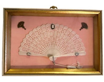 Framed Wall Art 1930&#39;s plastic Fan With Cameos