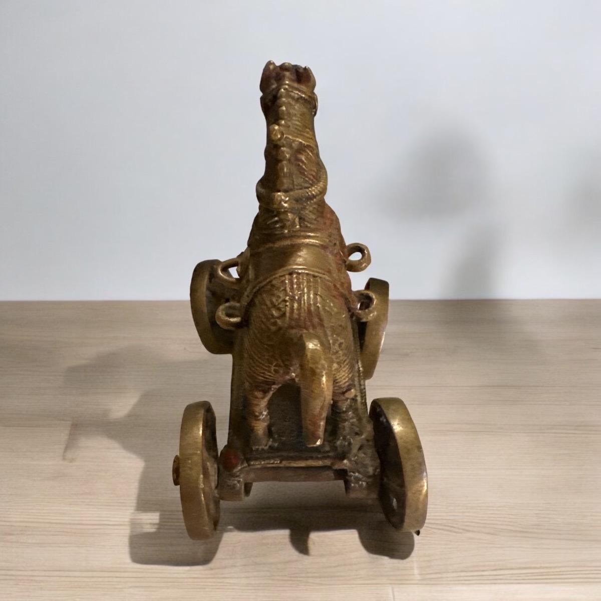 19世紀の真鍮製の馬のおもちゃ：アンティークのインド寺院の置物