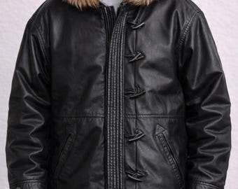 Chaqueta negra de piel sintética para hombre con capucha de pelo y cierre de palanca. Abrigo de invierno para adulto, talla M. Chaqueta parka gruesa y cálida, estilo streetwear clásico.