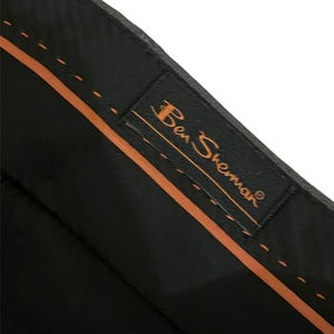 Pantaloni eleganti neri tinta unita Ben Sherman, taglia 40 Regular, nuovi con etichette. immagine 3