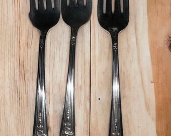 3 Wm Rogers Triumph 1941 Silverplate Forks Extra Plate IS International Silver Floral