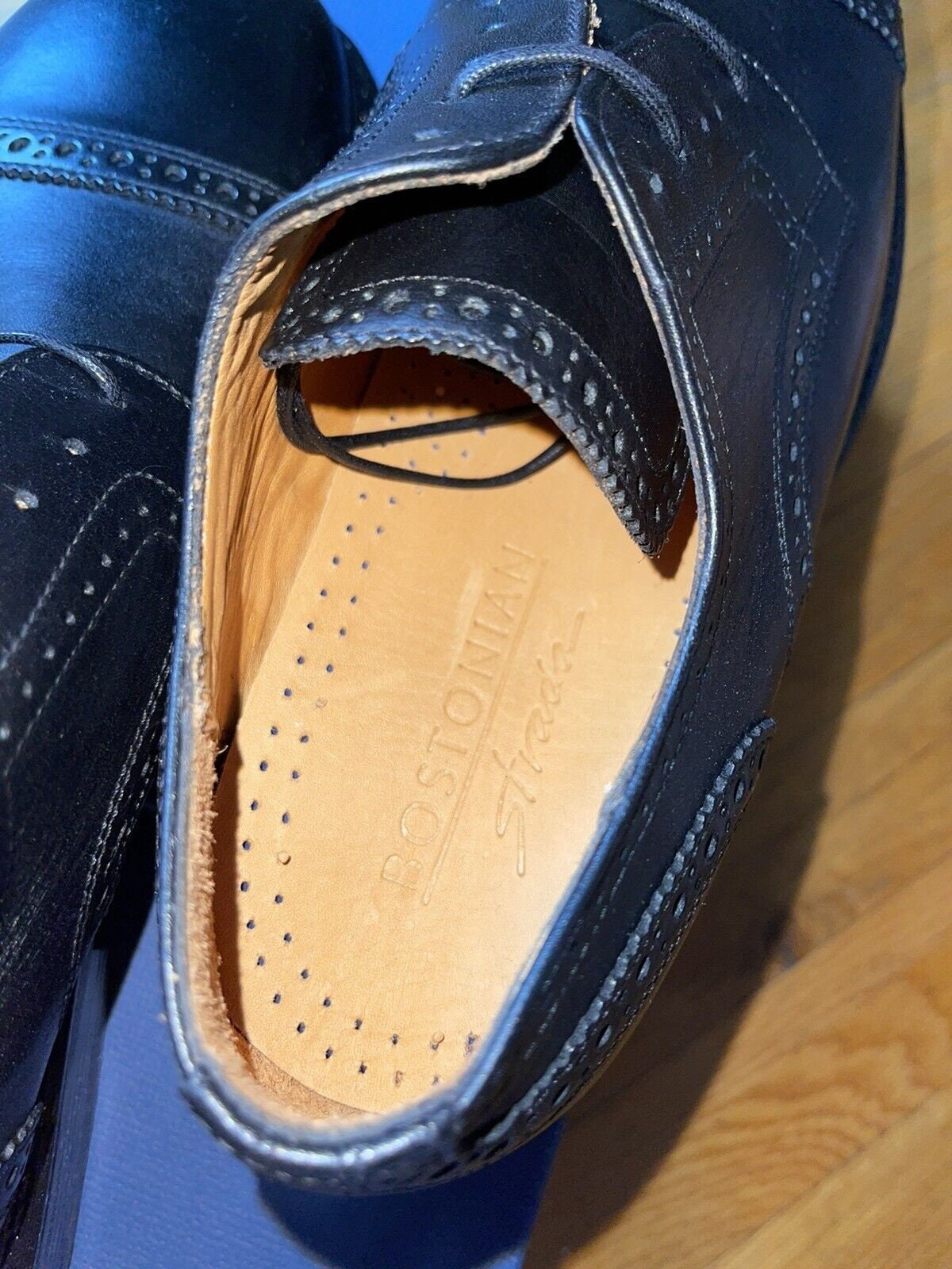 NWB Bostonian Strada Pescara Black Shoes. Size 9 Made in 
