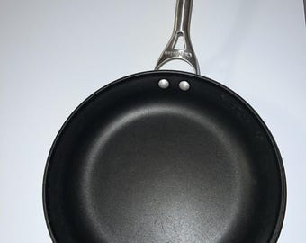Sartén Calphalon de aluminio anodizado de alta resistencia de 12", 1392 Toledo, Ohio