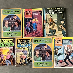 Set aus 7 Hardy Boys Büchern.
