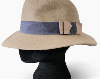Vintage Suzanne Daché Beige Wool Felt Fedora Hat. Classic Women’s Fedora. Paris New York Designer Hat. Neutral Fall Winter Hat