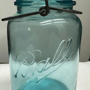 Tarro de conserva de vidrio azul agua con cierre de alambre, estilo vintage Ball.
