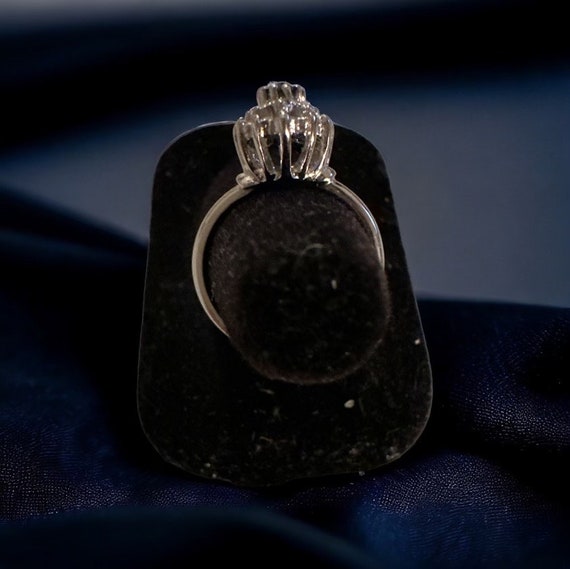 Vintage Silver Tone Blue Stone Ring. Size 5 - image 3