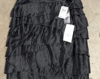 Falda negra escalonada Adrianna Papell Talla 14 NWT Minifalda con volantes Falda de fiesta esencial para la noche Falda de capas