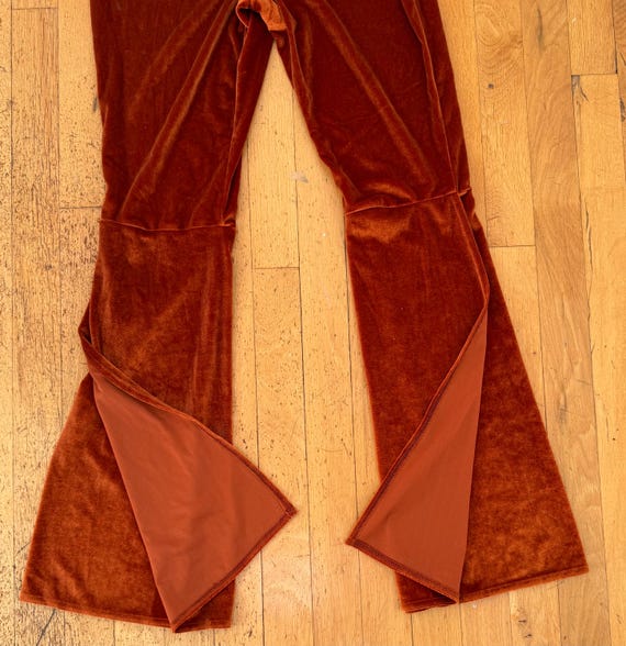 Vintage Style Rust Velvet Flare Pants Women Size US 6 Boho Bell Bottoms High Waist Stretch Nasty Gal Collection View 2