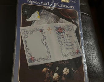 1993 Vintage Bucilla Special Edition The Lord&#39;s Prayer Bible Cover Stamped Cross Stitch Embroidery To Embroider DIY OOP 64001