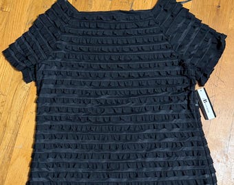 Bluzka z falbanką w kolorze czarnym AB Studio, rozmiar L, teksturowana, warstwowa, z krótkim rękawem, elegancka, damska koszula