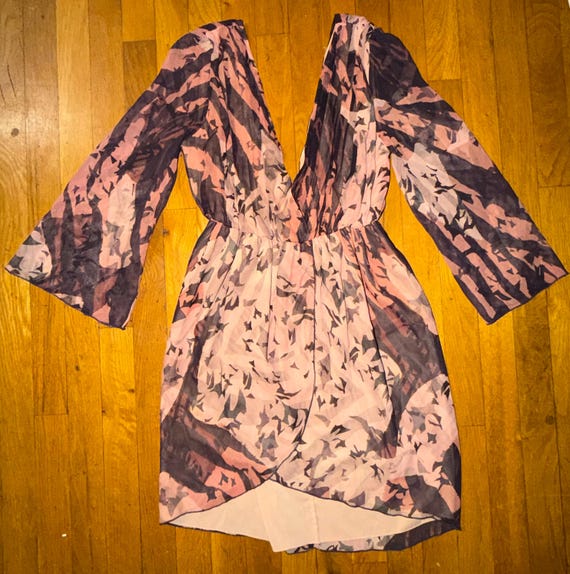 Alice + Olivia Conry Bell-sleeve Silk Chiffon Pink and Brown Dress. Size XS. See Measurements in the Pictures - Etsy Alice + Olivia Conry Bell-sleeve Silk Chiffon Pink and Brown Dress. Size XS. See Measurements in the Pictures - Etsy