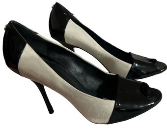 Gucci Colorblock White Suede Black Patent Peep Toe Stiletto Pumps Sz 9B
