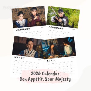 Peut inclure: Un calendrier 2026 avec quatre mois : janvier, février, mars et avril. Chaque mois affiche une image différente de personnes en costume traditionnel. Le calendrier comprend le texte "2026 Calendar Bon Appétit, Your Majesty."