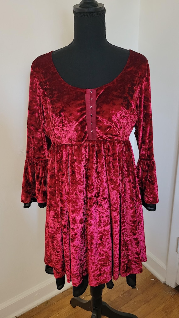 hot topic red velvet dress Hot Topic Deep Red Crushed Velvet Peter Pan Collar Midi Dress Size 1