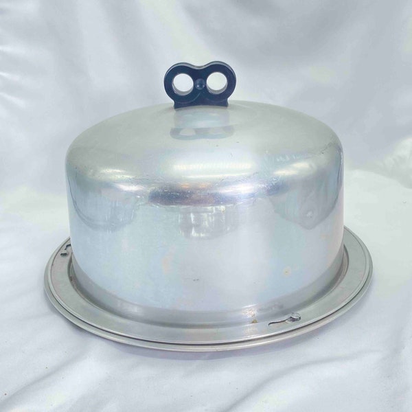 Regal Aluminum Traveling Cake or Pie Plate and Locking Lid with Lucite Handle