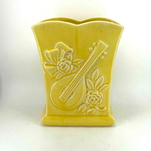 Vintage Brush McCoy Vase Mandolin Flowers 7.5"