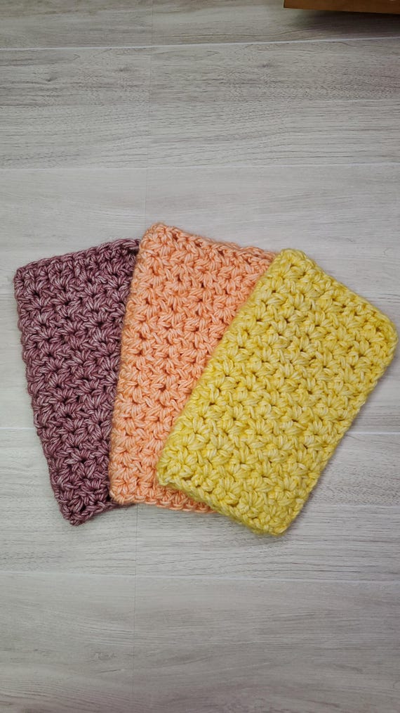 KITCHENWARE: 3 PACK-- Cotton Washcloths, cleaning cloths, colorful facial cloths