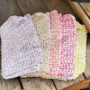 KITCHENWARE: 5 PACK-- White cotton with multi colored cotton blend Washcloths, Cleaning Cloths