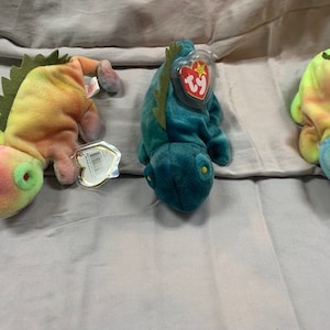 Ty Beanie Babies, &quot;Iggy&quot; the Iguana, 3 versions, vintage 1997, good condition, tags intact