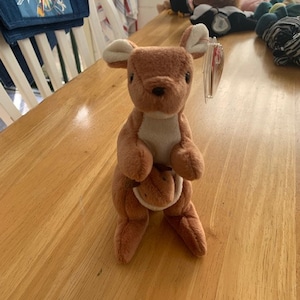 Ty Beanie Baby,"Pouch" the Kangaroo