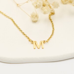 Collar con inicial personalizado, joyería para mamá, collar con letras para mujer, regalos de cumpleaños, regalos de joyería, regalos para damas de honor, regalos de joyería de verano para ella.