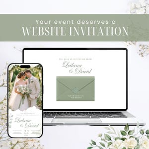 Pu&ograve; includere: Un laptop e uno smartphone mostrano un invito di nozze. Il telefono mostra una foto di una coppia, mentre il laptop mostra una busta con un sigillo di cera. Il testo recita "Your event deserves a WEBSITE INVITATION."