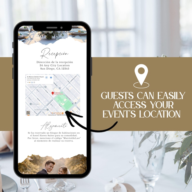 Może przedstawiać: Smartfon wyświetlający cyfrowe zaproszenie ślubne z tekstem Recepci&oacute;n, Direcci&oacute;n de la recepci&oacute;n, 34 Any City Location, San Diego, CA 12345, grafiką mapy oraz tekstem Alojamiento, wspominającym hotel Haven Suites i kod MarriedAtLast.