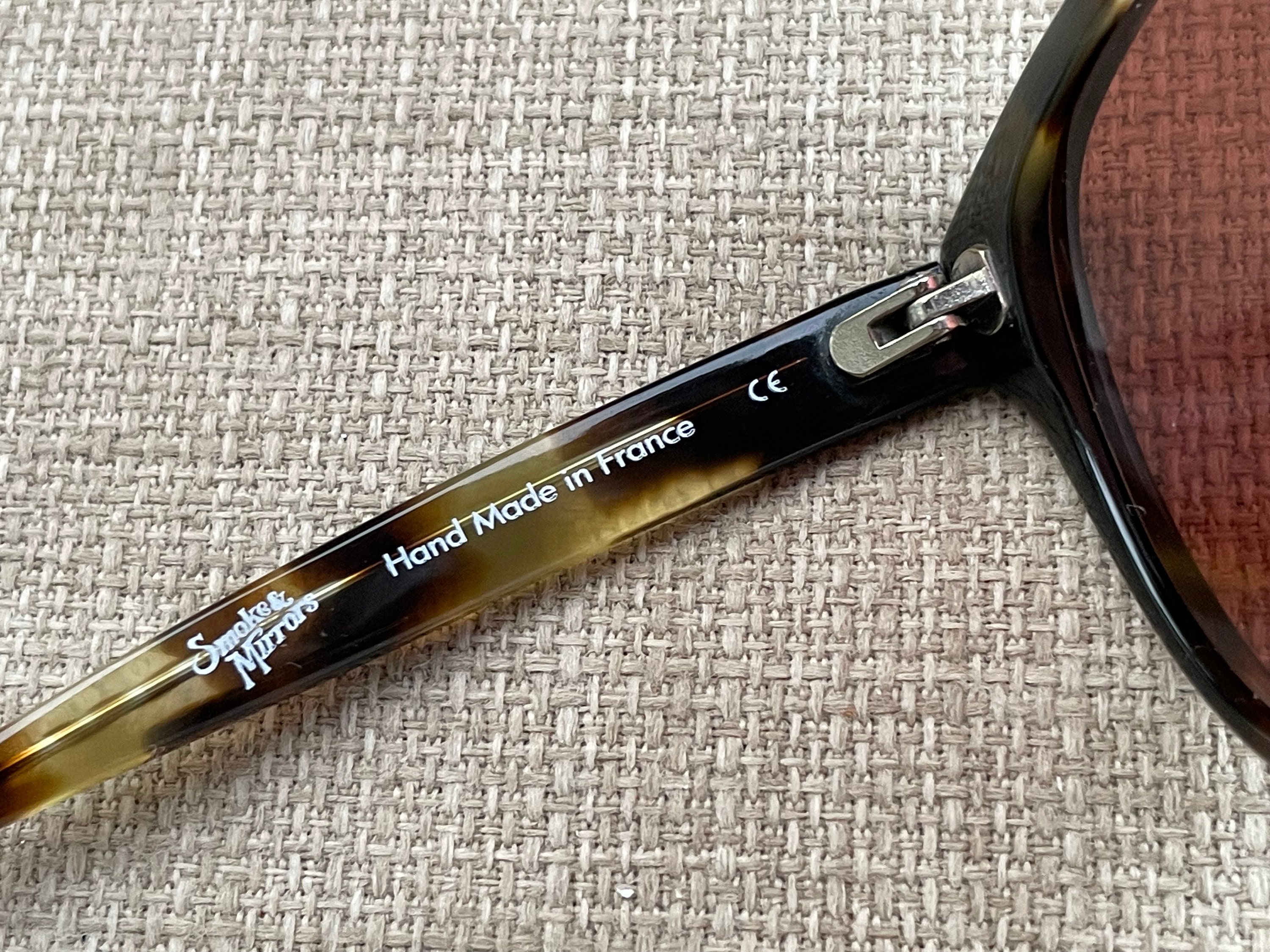 Smoke & Mirrors Women Sunglasses OUTTA SPACE 51[]20 140 Handmade in France shade Outta Love Black Uni-Sex Oval Sunglasses | Le Specs main image 3