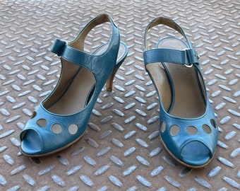 Hermes Paris Women Heels Pump Sandal Blue Leather Made in Italy Size 34.5