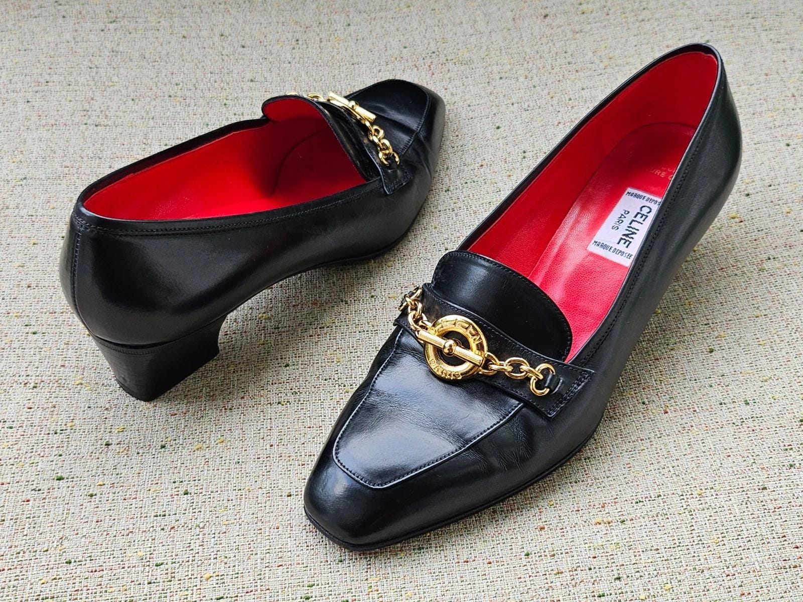 靴 Vintage celine shoes CELINE Vintage Burgundy Leather and Gold Link Chain Heels