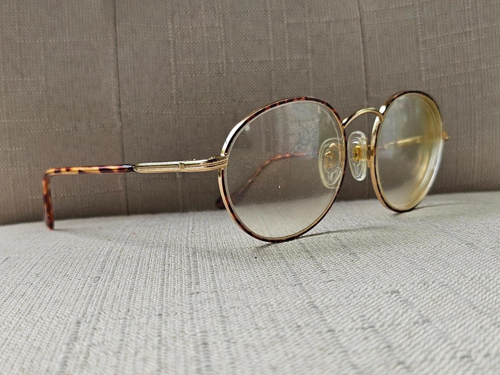 Vintage Luxottica Women Eyeglasses Frame GOLDELETROPLATED  display picture 1