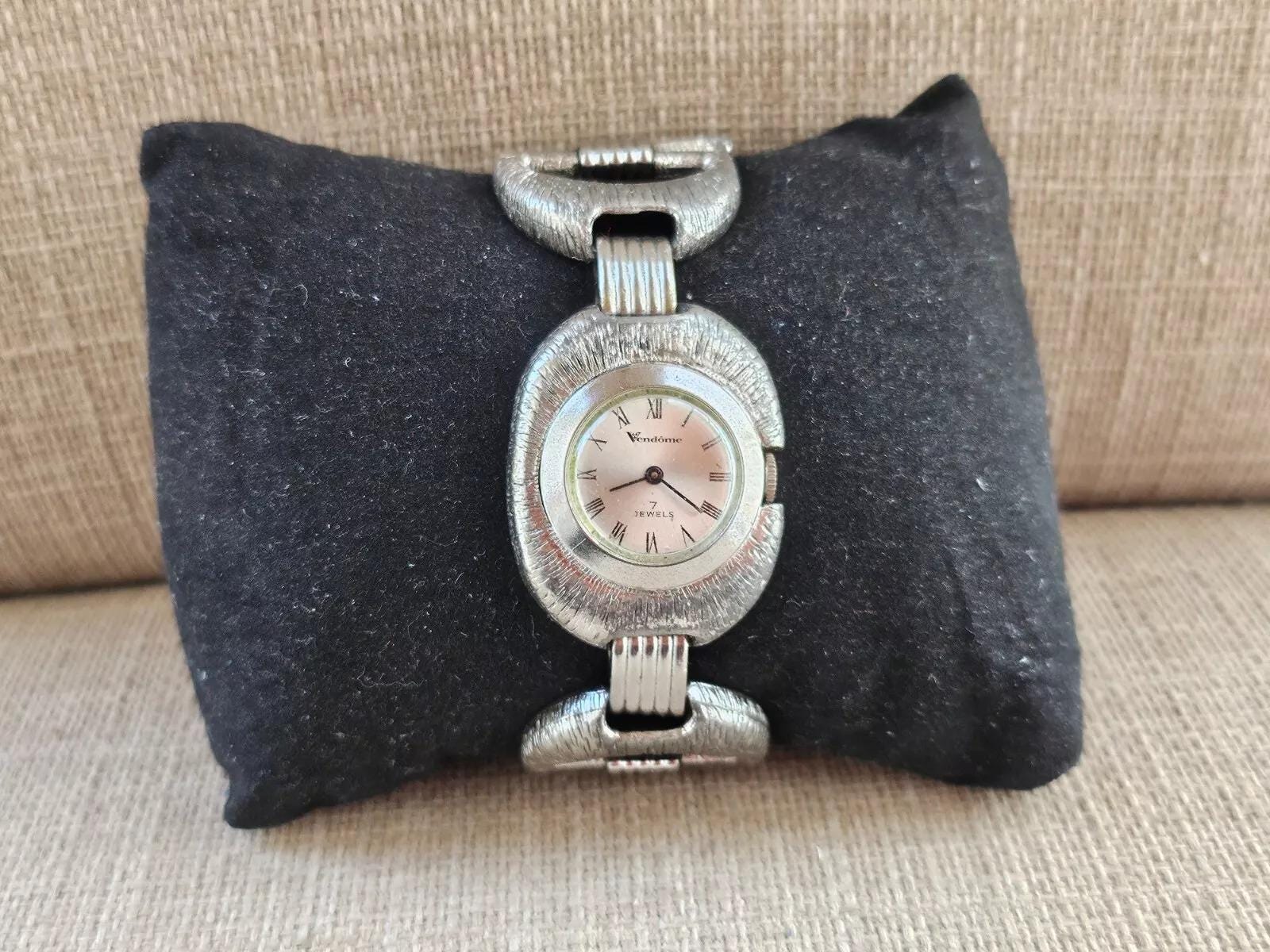 Vintage Vendome 7 Jewels hand wind Swiss watch