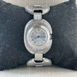 Vendome Rare Vintage Wristwatch Silver Tone Analog Hand winding 7 Jewels Watch
