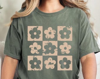 Comfort Colors® Checkered Flowers Shirt Retro Flowers T-Shirt Boho Floral T-Shirt Gift For Mom Spring T Shirt Trendy Floral Oversized Tee
