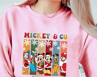 Vintage Disneyworld Christmas Sweatshirt, Retro Mickey And Friends Christmas T-shirt,  Very Merry Xmas, Cute Christmas Outfit, Magic Kingdom