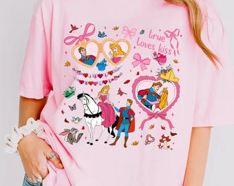 Maglietta Coquette Disney Aurora, Maglietta Viaggio in Famiglia Disney, Maglietta Fiaba Retro, Maglietta Compleanno Principessa Retro, Maglietta Vacanza Principessa Coquette