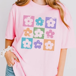 Comfort Colors® Checkered Flowers Shirt Retro Flowers T-Shirt Boho Floral T-Shirt Gift For Mom Spring T Shirt, Gift for Mom