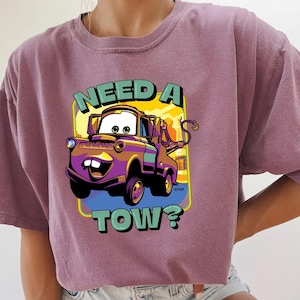 Camiseta "Tow Mater" de Comfort Colors, camiseta "Tow Mater Truck" de Cars, Radiator Springs, Disneyland, camisetas familiares de Disney World, para adultos, niños y bebés. imagen 1