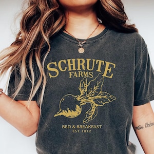 Maglietta Comfort Colors® Schrute Farms, The Office, Schrute Farms, Maglietta Bed and Breakfast, Maglietta regalo di Natale, fondata nel 1812, Michael Scott