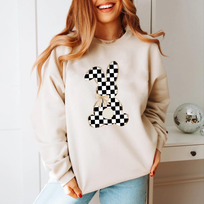 Geruit Comfort Colors®-shirt met paashaas voor dames en tieners | Preppy Coquette Spring-T-shirt | Trendy geruit konijn vakantie-T-shirt afbeelding 7