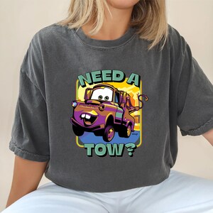 Camiseta "Tow Mater" de Comfort Colors, camiseta "Tow Mater Truck" de Cars, Radiator Springs, Disneyland, camisetas familiares de Disney World, para adultos, niños y bebés. imagen 6