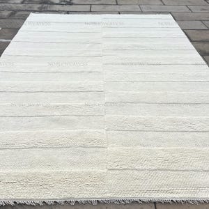 Hand Knotted Wool Rug 8x10: Ivory White Minimalist Texture