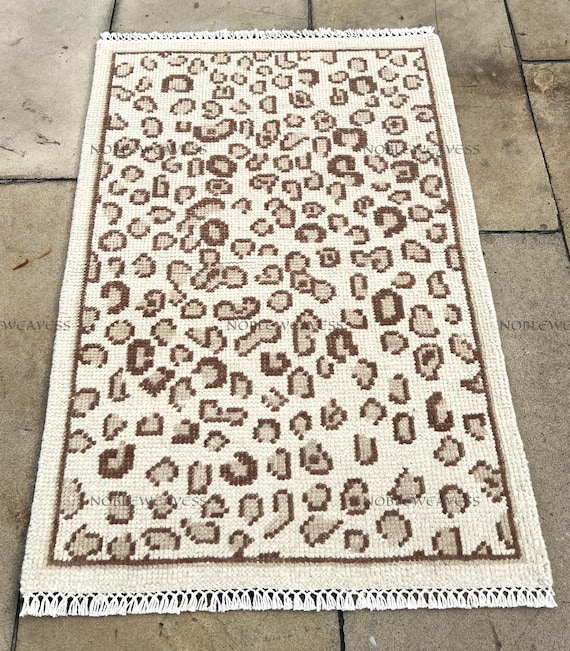 Hand Knotted Wool Leopard Rug: Beige Brown Living Room Decor