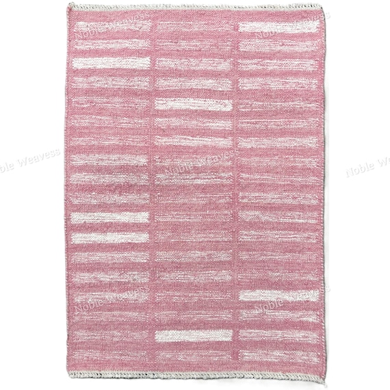 Handwoven Dusty Pink Geometric Rug: Modern Boho Cotton Dhurrie